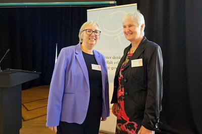 Dr. Antje Schrupp (links) und Organisatorin Dr. Andrea Schrimm-Heins (rechts)