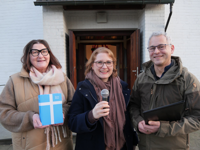 Sie sind am vierten Advent beim Radio-Gottesdienst in Steinfeld dabei (von links nach rechts): Lektorin Martina Büscherhoff, Pfarrerin Pia Kristin Schäfer und Lektor Dr. Torge Paysen.