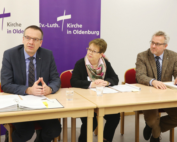 Pressekonferenz mit Bischof Thomas Adomeit, Synodenpräsidentin Sabine Blütchen und Pressesprecher Dirk-Michael Grötzsch