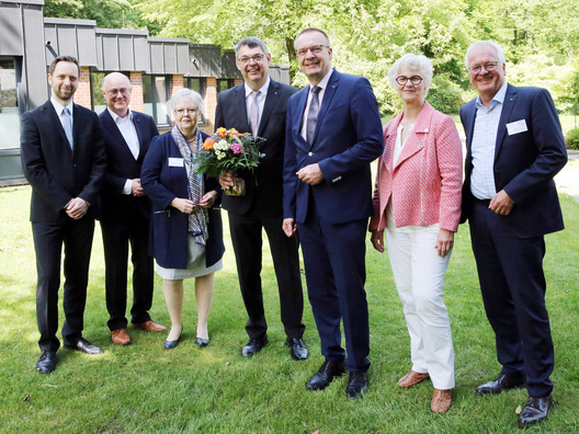 Foto vom Kollegium und Lars Dede