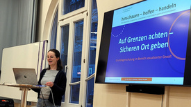 Workshop über das Schutzkonzept der oldenburgischen Kirche gegen sexualisierte Gewalt mit Diakonin Sina Abel.
