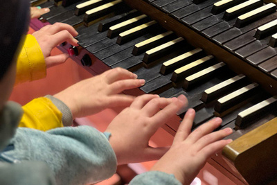 In den Kirchführungen wurde auch die Orgel erklärt.