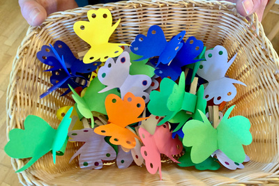 Schmetterlinge, die nicht nur die Leichtigkeit nach dem Teilen der Lasten verdeutlichen, sondern auch für die Artenvielfalt in Nigeria stehen.