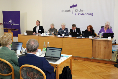 Die 12. Tagung der 49. Synode der Ev.-Luth. Kirche in Oldenburg fand am 20. und 21. November 2025 im Evangelischen Bildungshaus Rastede statt.