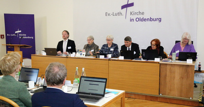 Die 12. Tagung der 49. Synode der Ev.-Luth. Kirche in Oldenburg fand am 20. und 21. November 2025 im Evangelischen Bildungshaus Rastede statt.