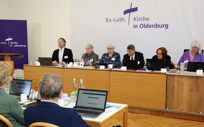 Die 12. Tagung der 49. Synode der Ev.-Luth. Kirche in Oldenburg fand am 20. und 21. November 2025 im Evangelischen Bildungshaus Rastede statt.