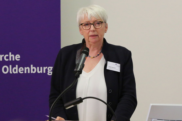 Den Bericht aus dem Ausschuss für Gemeindedienst, Seelsorge und Diakonie stellte Birgit Osterloh vor.