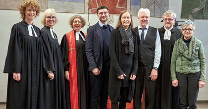 Einführung des Kantoratsteams (von links nach rechts): Pfarrerin Eva-Maria Burke und Pfarrerin Ute Thräne, Kreispfarrerin Martina Wittkowski, Kreiskantor Florian Kubiczek, Kantorin Dagmar Grössler-Romann, Kantor Ralf Grössler, Pastor Wolfgang Kürschner und Landeskirchenmusikdirektorin Beate Besser.
