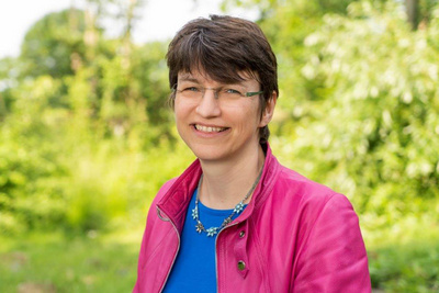 Für Rückfragen steht die Leitung der Geschäftsstelle der Unabhängigen Regionalen Aufarbeitungskommission für Niedersachsen und Bremen, Ute Dorczok, zur Verfügung.