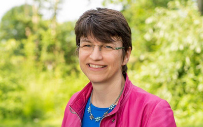 Für Rückfragen steht die Leitung der Geschäftsstelle der Unabhängigen Regionalen Aufarbeitungskommission für Niedersachsen und Bremen, Ute Dorczok, zur Verfügung.
