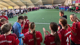 450 Konfirmandinnen und Konfirmanden aus ganz Niedersachsen feiern beim Konfi-Cup Fußball und Gemeinschaft und erleben im Soccerpark Döhren einen Tag voll Spaß und Gemeinschaft. 