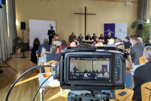 Die 2. außerordentliche Synode der oldenburgischen Kirche wurde live bei YouTube übertragen.