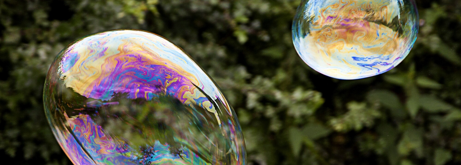 Große, bunte Seifenblasen 