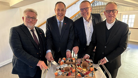 Diesjähriges Treffen des Zentralen Besprechungskreises Kirche-Handwerk in Braunschweig (von links nach rechts): Kammerpräsident Detlef Bade, Karl-Sebastian Schulte (ZDH), Bischof Thomas Adomeit, Weihbischof Josef Holtkotte