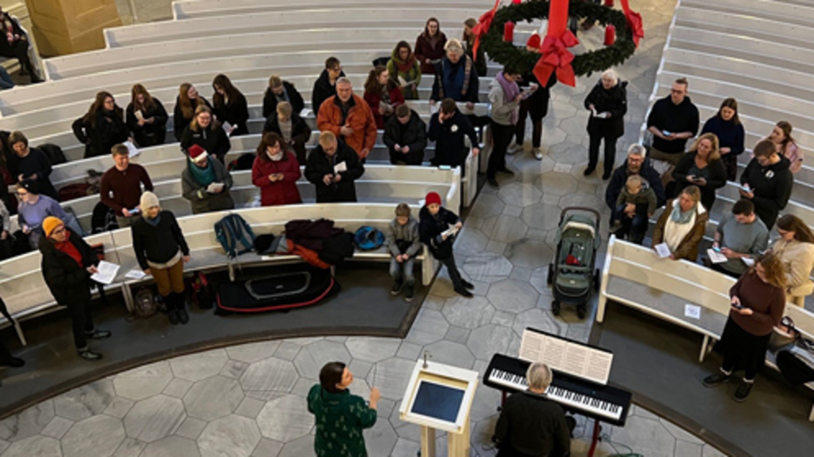 Vorab wurde in der Oldenburger Lamberti-Kirche für den Christmas-Flashmob geprobt. Foto: ELKiO/ Luise Pahl