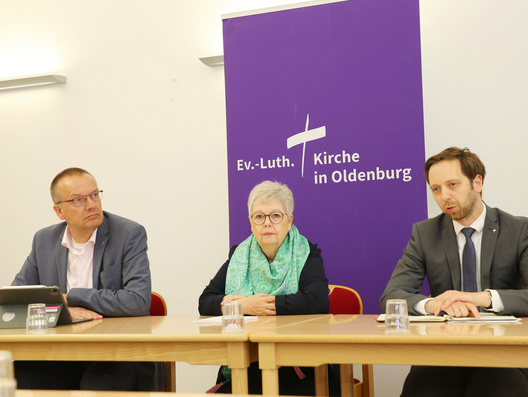Das Bild zeigt die Abschluss-Pressekonferenz der 11. Tagung der 49. Synode.