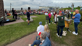 Bis zu 250 Gäste bilden jeweils bei der „Kirche am Deich“ in Dangast die „Deichgemeinde“.