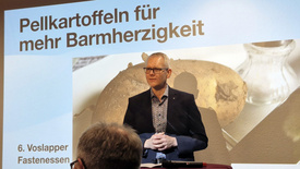Der CDU-Landtagsabgeordnete Björn Thümler stellte die Bedeutung der Barmherzigkeit in den Mittelpunkt seiner Festrede.