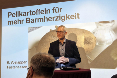 Der CDU-Landtagsabgeordnete Björn Thümler stellte die Bedeutung der Barmherzigkeit in den Mittelpunkt seiner Festrede.