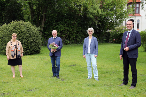 Synodenpräsidentin Sabine Blütchen, der wiedergewählte Oberkirchenrat Detlef Mucks-Büker, Oberkirchenrätin Gudrun Mawick und Bischof Thomas Adomeit.