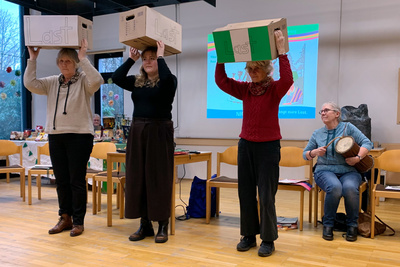 Nigerianische Frauen tragen viele Lasten – nicht nur körperlich, sondern auch seelisch. Bei den Vorbereitungs-Workshops wurde das intensiv thematisiert.