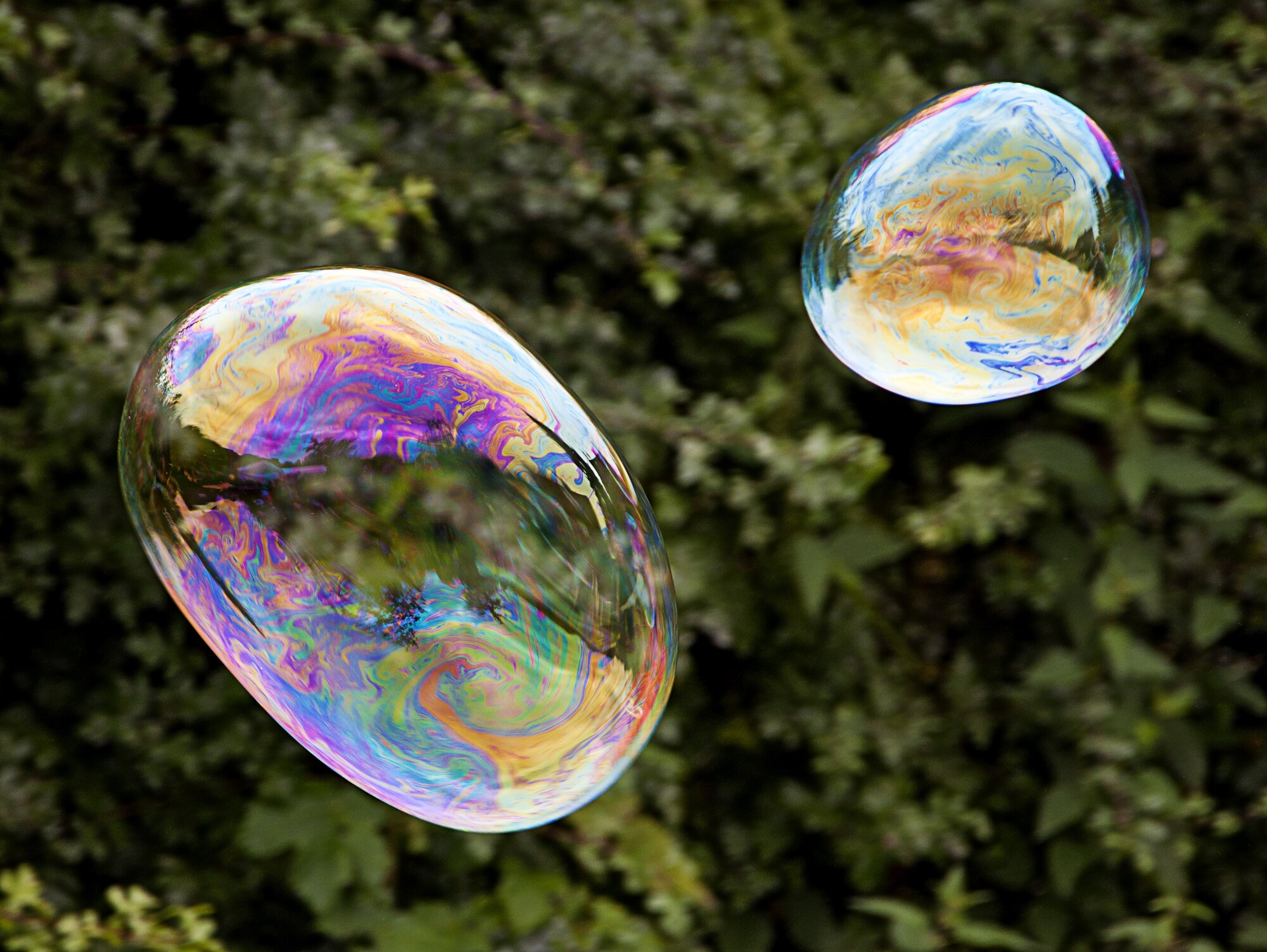 Große, bunte Seifenblasen 